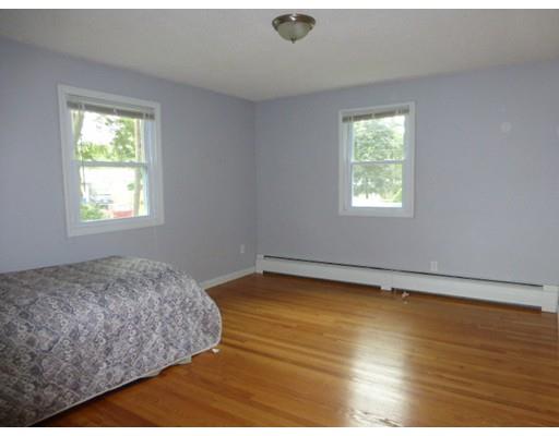 122 Ellendale Cir, Springfield, MA 01128 photo 12