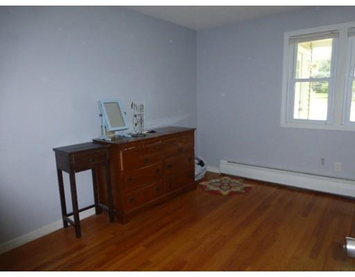 122 Ellendale Cir, Springfield, MA 01128 photo 14