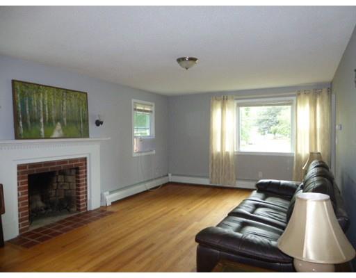 122 Ellendale Cir, Springfield, MA 01128 photo 7