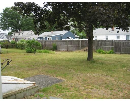 28 Canton St, Springfield, MA 01104 photo 2