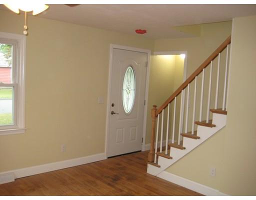 28 Canton St, Springfield, MA 01104 photo 6