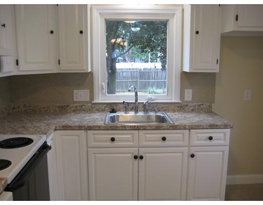28 Canton St, Springfield, MA 01104 photo 9
