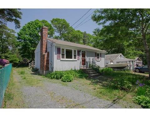 33 Algonquin St, Buzzards Bay, MA 02532 photo 3