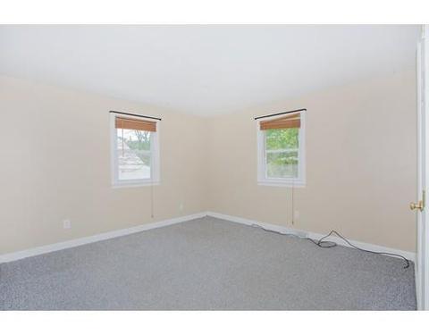 33 Algonquin St, Buzzards Bay, MA 02532 photo 10