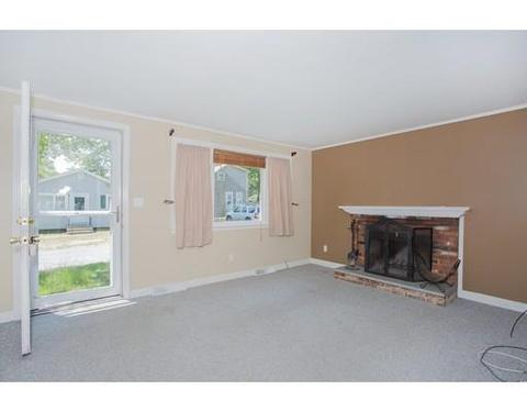 33 Algonquin St, Buzzards Bay, MA 02532 photo 5