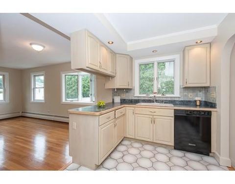 70 Forest St, Stoneham, MA 02180 photo 12