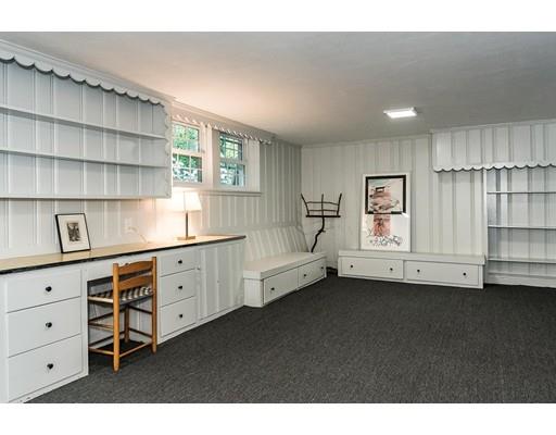 90 Risley Rd, Chestnut Hill, MA 02467 photo 12