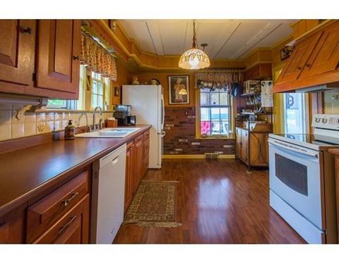 51 Chestnut St, Ware, MA 01082 photo 4