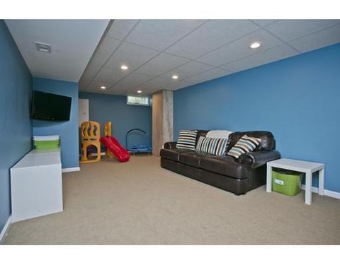 41 Gates Ave, Springfield, MA 01118 photo 25