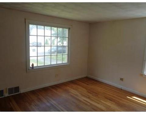 42 Lumae St, Springfield, MA 01119 photo 5