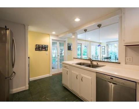 14 Oceanside Dr, Beverly, MA 01915 photo 10