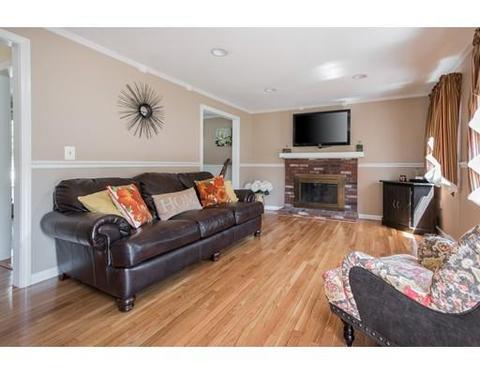 5 Thomas Dr, Franklin, MA 02038 photo 4
