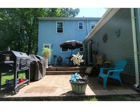 98 Carr St, Springfield, MA 01118 photo 8