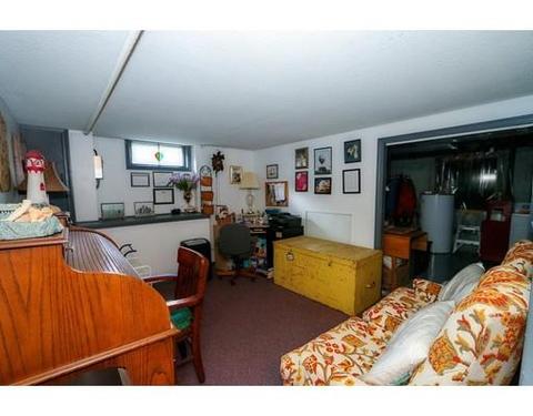 98 Carr St, Springfield, MA 01118 photo 27