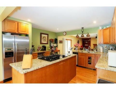98 Carr St, Springfield, MA 01118 photo 17