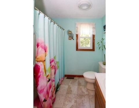98 Carr St, Springfield, MA 01118 photo 23