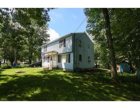 98 Carr St, Springfield, MA 01118 photo 4