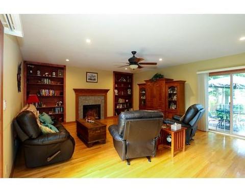 98 Carr St, Springfield, MA 01118 photo 10