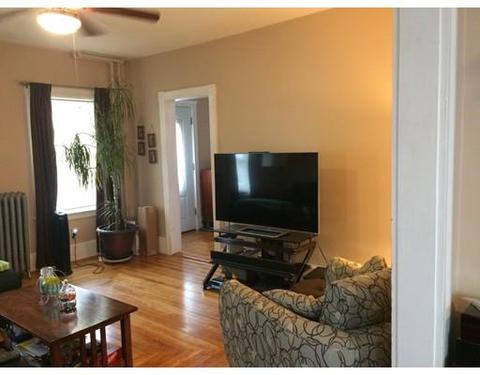 14 Chestnut St, Everett, MA 02149 photo 8