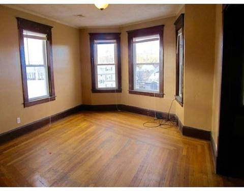 583 Chicopee St, Chicopee, MA 01013 photo 5