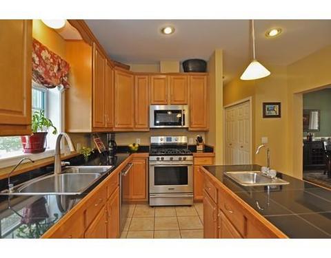 415 Canedy St, Fall River, MA 02720 photo 7