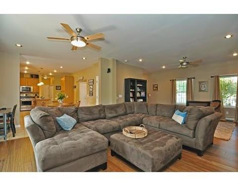 415 Canedy St, Fall River, MA 02720 photo 10