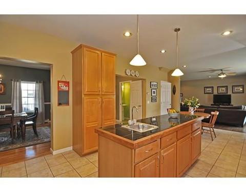 415 Canedy St, Fall River, MA 02720 photo 6