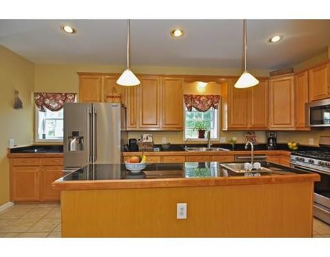 415 Canedy St, Fall River, MA 02720 photo 8