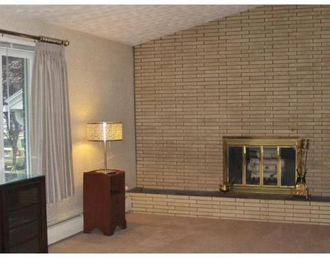 21 Acushnet Ave, Worcester, MA 01606 photo 5