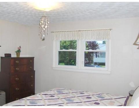 21 Acushnet Ave, Worcester, MA 01606 photo 16
