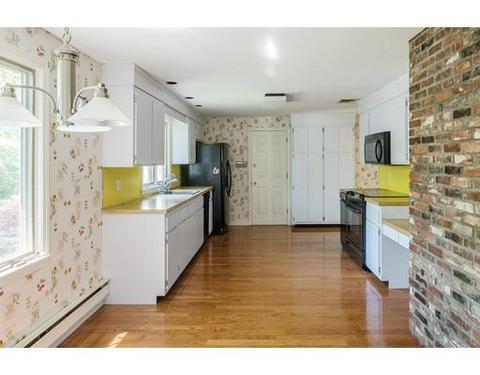 41 Woods End Rd, Dedham, MA 02026 photo 2