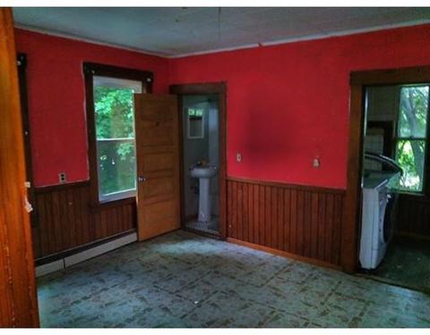 91 Pine St, Gardner, MA 01440 photo 3