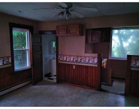 91 Pine St, Gardner, MA 01440 photo 2