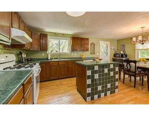 36 Juniper St, Lowell, MA 01852 photo 11