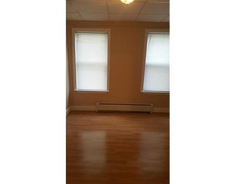 124 Pilgrim Ave, Worcester, MA 01604 photo 11
