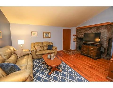 19 Redfield Cir, Derry, NH 03038 photo 4
