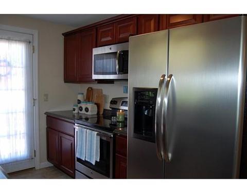 33 Loomis Ct, Chicopee, MA 01020 photo 15