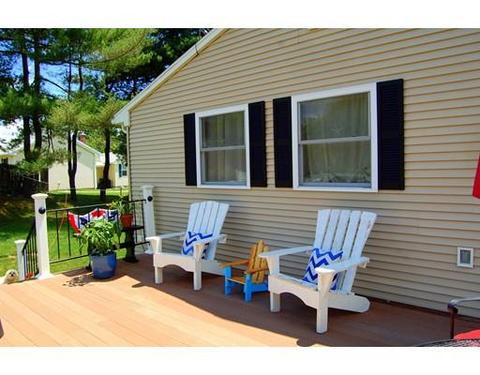 33 Loomis Ct, Chicopee, MA 01020 photo 3