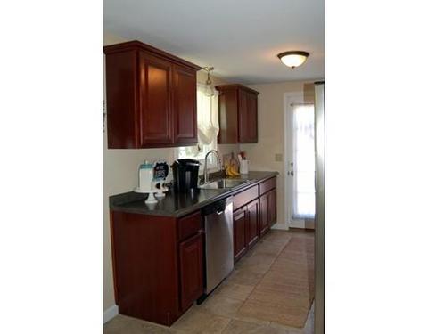 33 Loomis Ct, Chicopee, MA 01020 photo 14