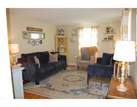 33 Loomis Ct, Chicopee, MA 01020 photo 12