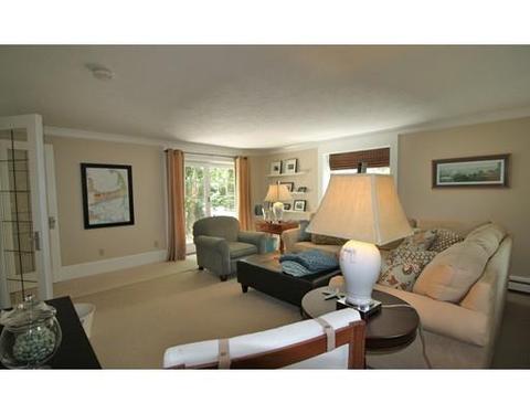 429 Braggs Ln, Barnstable, MA 02630 photo 3