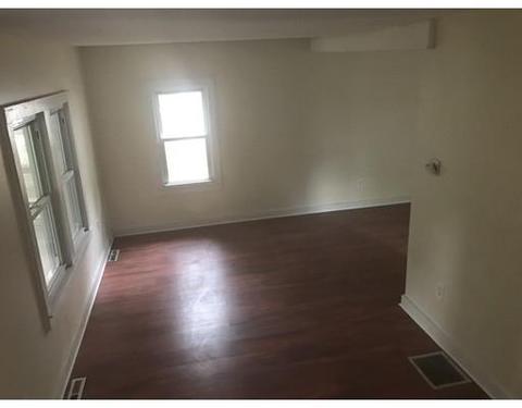 16 Montclair St, Springfield, MA 01104 photo 8