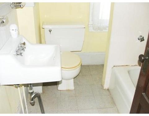 27 Forest St, Chicopee, MA 01013 photo 8