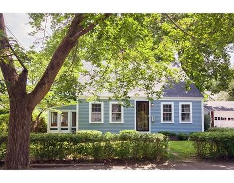 8 Burr St, Hingham, MA 02043 photo 1