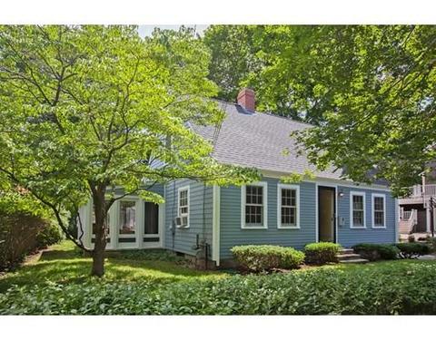 8 Burr St, Hingham, MA 02043 photo 2