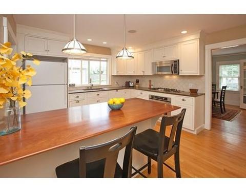 8 Burr St, Hingham, MA 02043 photo 4