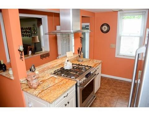 165 Stapleton Rd, Springfield, MA 01109 photo 5