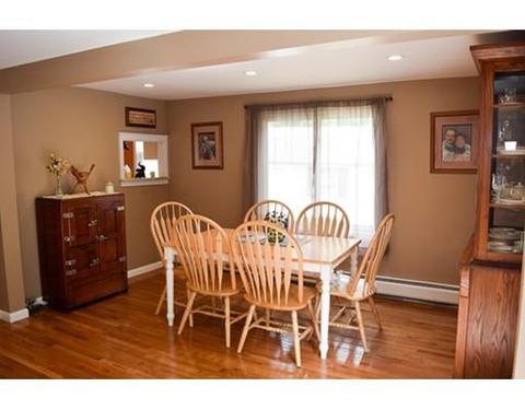 165 Stapleton Rd, Springfield, MA 01109 photo 9