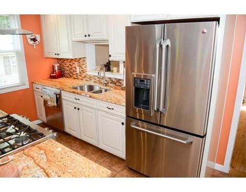 165 Stapleton Rd, Springfield, MA 01109 photo 4