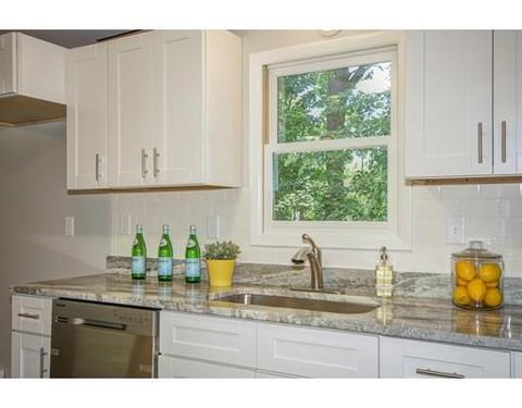 23 Manhattan Rd, Worcester, MA 01602 photo 2
